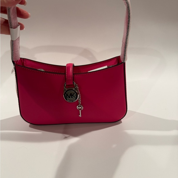 Michael Kors Handbags - Michael Kors Fuchsia Shoulder Bag